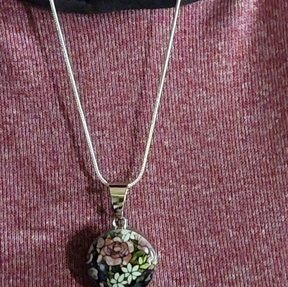 FLOWER necklaces - Picture 10 of 10